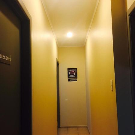 Kiwi Airport Backpackers Auckland Exterior foto